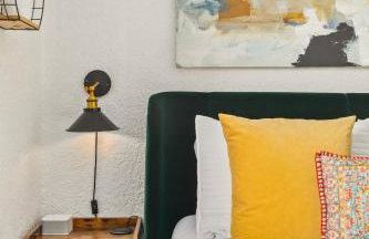 Visit the Beach from a Historic Downtown Apartment - NRP21-00092 - Foto 33