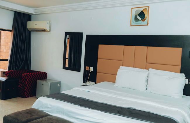 Aaron's Place Luxury Apartments & Rooms - Photo 40