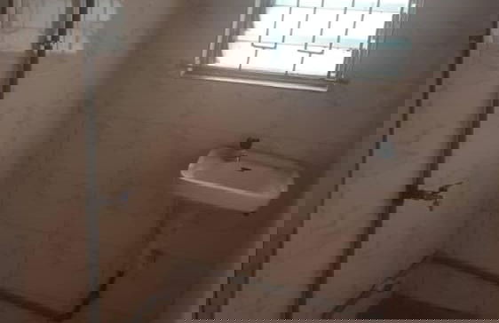 Impeccable 3-bed Apartment Located in Lagos - Photo 7