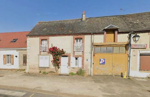 Escapade Paisible: Gîte pour 8 à Saint-Hilaire-sur-Yerre, Jardin Clos, Proche Chateaudun et Chartres - FR-1-581-131 - Foto 2