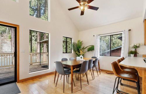 Riverfront w Cedar Hottub, Sauna, Movie Theatre - Photo 23