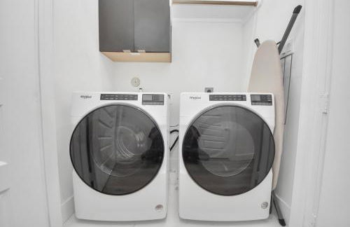 Stylish & Spacious 3BR Gem With Hot tub Near Downtown - Foto 31