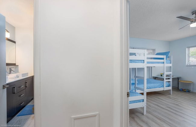 Gorgeous Grove Contemporary Family Home - Foto 4