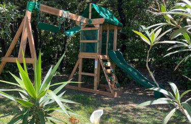 Small Provencal Castle with Swimming Pool, Tennis, Gym & Calm - Foto 12