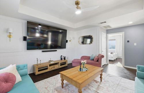 Parisian-Inspired 5-BD w Pool Playground Cinema - Foto 40