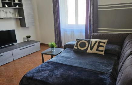 VAL D'ORCIA DELUXE 2, RAFFINATA CASA immersa nel verde con WiFi, giardino e parcheggio - Foto 11