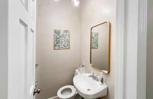 Cute & Cozy 2 bed 1 and a half bath Oakley - Foto 4