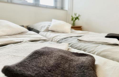 DOMspitzen-BLICK, cooles 2 Zimmer Apt mit Indoor-Swimmingpool auf dem Dach, Küche und Smart-TV - Foto 6