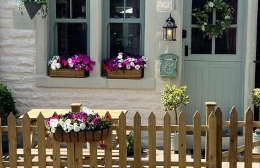 Historic 1600’s The Grocer’s Cottage - Foto 1