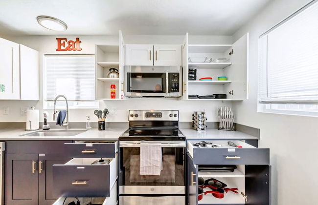 Convenient 2BR Apt w Covered Parking SLC - Foto 10