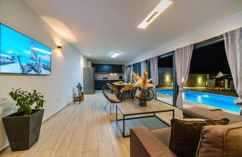 Villa TM with private heated pool, poolhouse & private garage - Photo 20