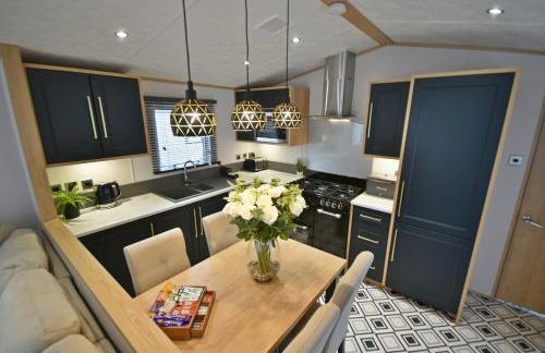 Pendle View Retreat - Holiday Park - Photo 14