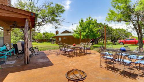 1 Mi to Lake Pet-Friendly Cabin in Strawn - Foto 2
