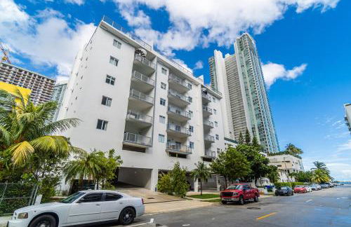 Lovely Unit Mins from Wynwood with Free Parking - Foto 35