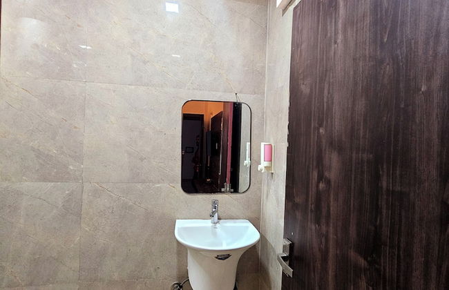 Shri Krishna Divine Dham - Photo 25