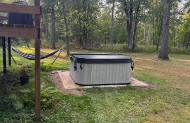 Large Home with lake views and space to entertain friends - Foto 46