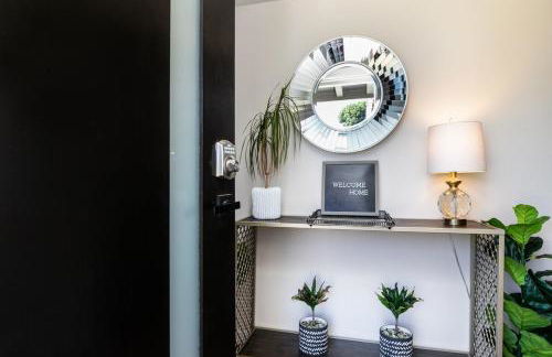 SoCal Retreat with Pool and Spacious Backyard - Foto 23