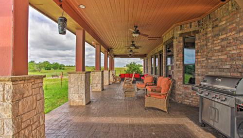 Home with Game Room and Fireplace 14 Mi to McKinney! - Foto 3