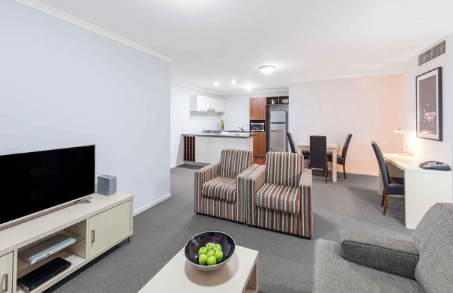 Oaks Brisbane Lexicon Suites - Photo 12