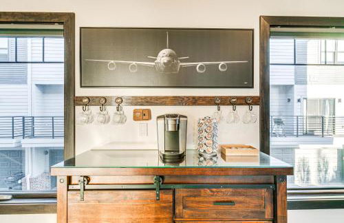 Stylish Omaha Home with Balcony - 2 Mi to Downtown! - Foto 11