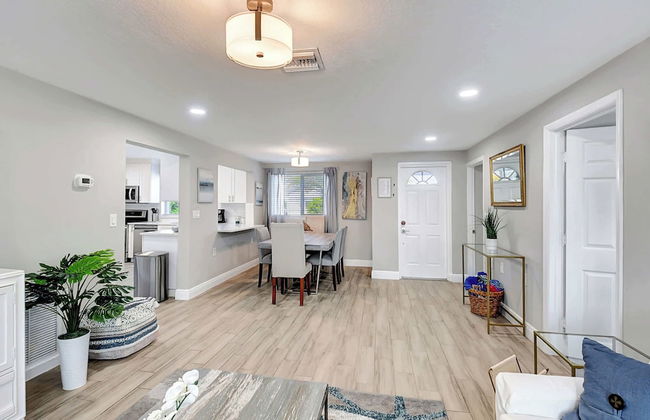 Modern and Updated Delray Beach Escape Sleeps 10! - Foto 28