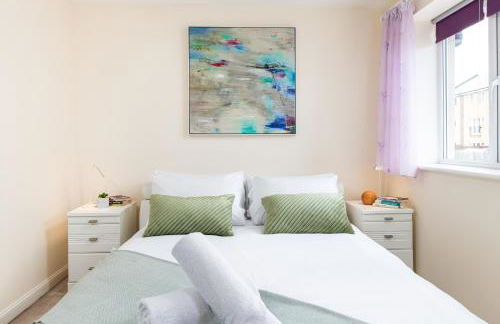 New Modern and Quiet 2Bed House by FabAccommodation - Foto 6