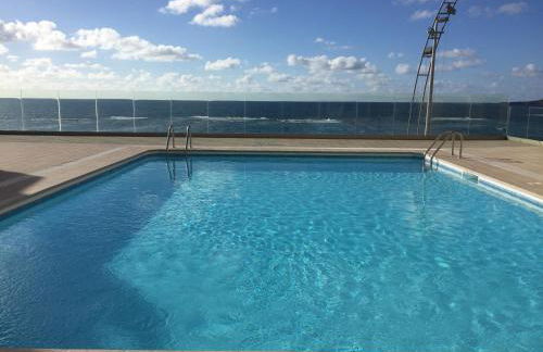 Piso con piscina y garaje en la Playa de Las Canteras - Foto 3