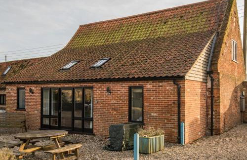 3 Bed in Briston oc-kt187 - Photo 2