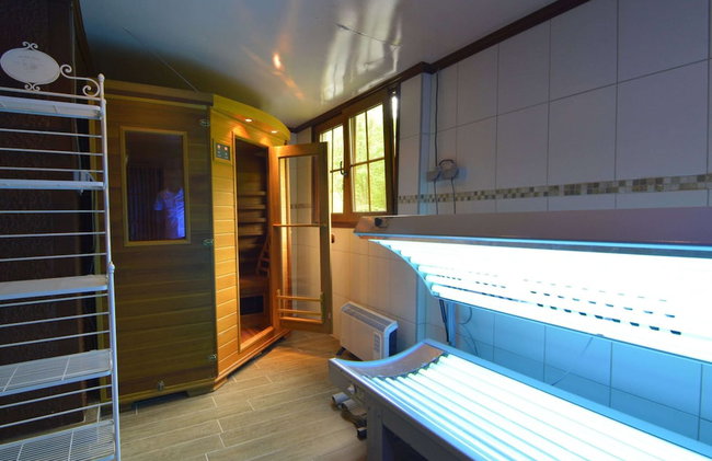Luxurious Accommodation, Sauna, Hot Tub, Solarium, Private Bathrooms - Photo 27