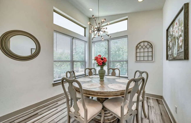 Upscale 5BR Home on Lake Travis With Hottub & Lake Views - Foto 10