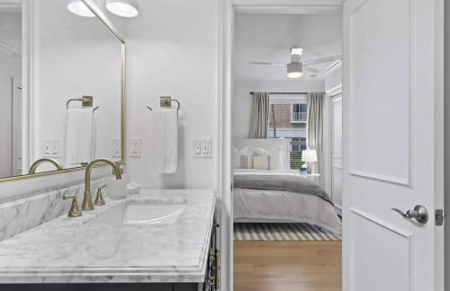 Boutique condo w oceanfront & concierge - Photo 23