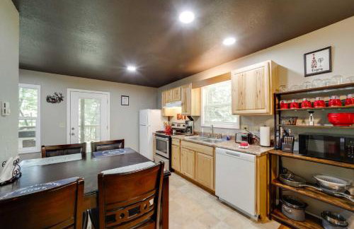 Private Hot Tub, Yard Pet-Friendly Whittier Cabin - Foto 8