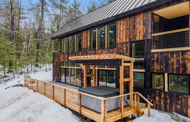 Ski Cabin w Hot Tub Gas Fireplace Near Cranmore - Photo 4