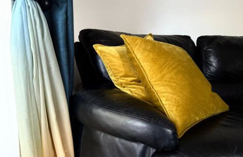 Home away Tamworth Staffordshire 4 Bedroom 3 Bathroom - Semi Detached House - Foto 49