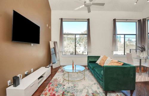 3BR/3.5BA Three Story East Downtown TownHouse with view - Photo 37