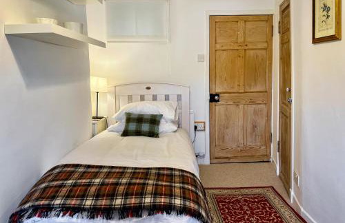 The Old Baron's Courthouse - Photo 11