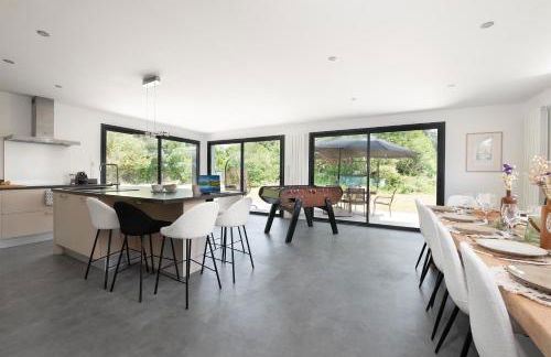 Villa à Castres, Maison 10 personnes avec piscine privée, jardin et 5 chambres - Photo 15