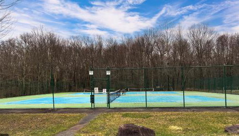 Evergreen Lodge by AvantStay Poconos Lake Cabin Fireplace Large Deck Near Jack Frost Kalahari - Foto 3, Other