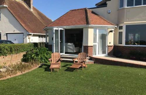 Barton on Sea self contained, stunning sea views - Photo 23