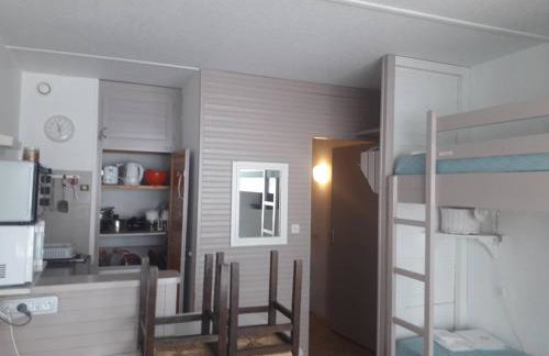 Studio confortable avec balcon et casier à skis, 4/6 personnes, au pied des pistes - FR-1-602-40 - Foto 4