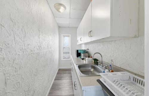 Cozy Adventure Filled Escape Free parking apts - Foto 19