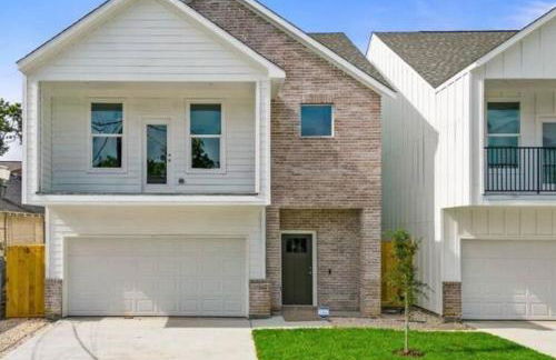 Dream Stay-New Construction*Downtown*NRG*MedCtr - Photo 1