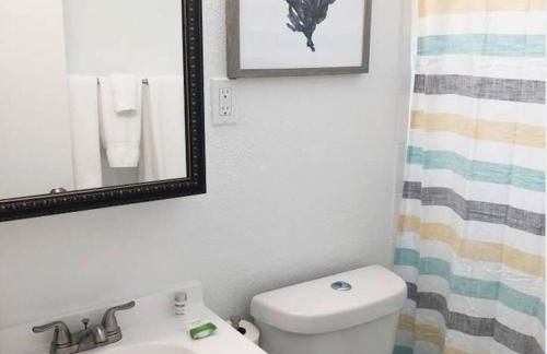 Modern Apartment - 1 of 4 - Photo 14