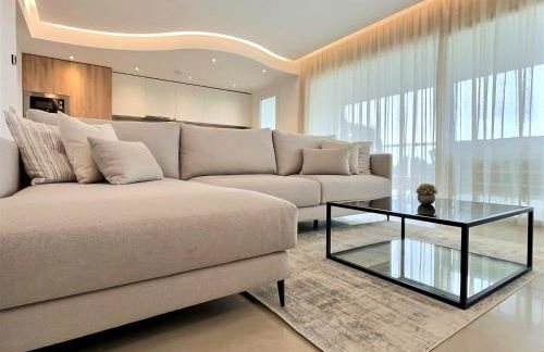 Experience Unrivalled Luxury at Emerald Greens Your Exclusive Retreat in the Heart of San Roque Club Resort - Foto 6