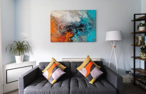 Eden Cottage - 9 Guests, Sea Views, Central Cowes, Ferry Deal - Foto 3