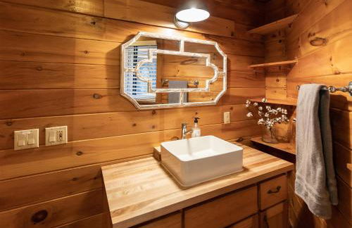 Spring by the Creek - Hot Tub - Game Room - Fishing - Foto 25