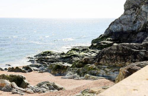 Beachfront Cottage with Sea Views & Coastal Walk - Foto 19