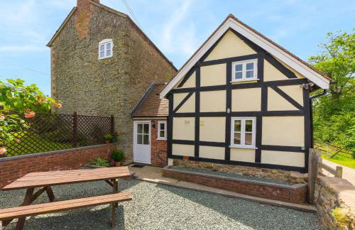 Stone House - Photo 3