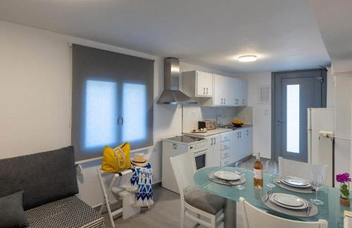Restia Seaside Apartment I, 50m from Megas Gialos Beach - Foto 10