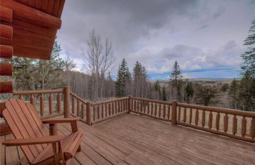 Cozy Log Cabin Loft Hot Tub on 5 wooded acres - Foto 3